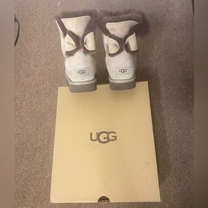 UGG Naveah boots